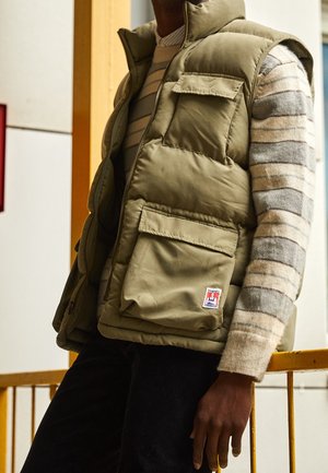Wrangler Vesta - olive
