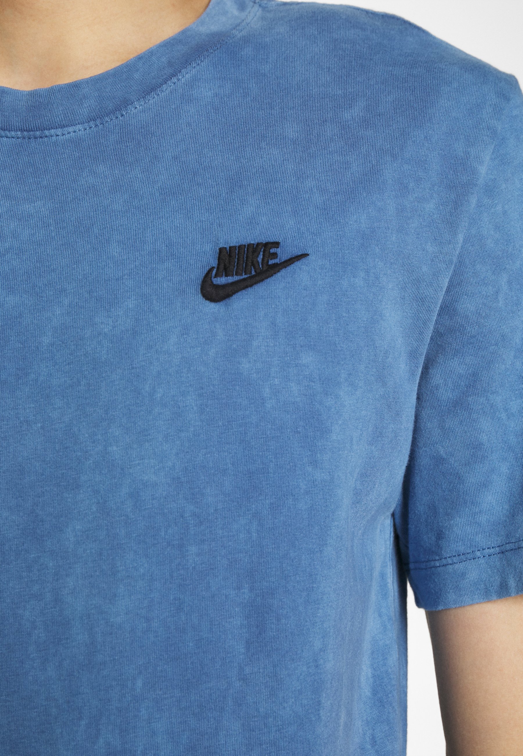 light blue nike top