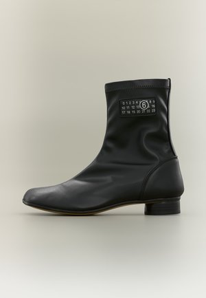 MM6 Maison Margiela, Lage laarzen - black