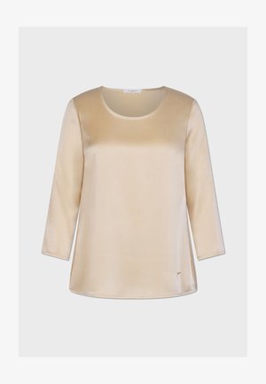 Beiger Satin-Top mit Rundhalsausschnitt, Dreiviertelärmeln und geradem Saum. Verfügt über einen subtilen Glanz und minimale Nähte.