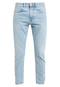 Světle modré džíny z denimu s přiléhavým střihem, pěti-kapsovým designem, knoflíkovým zapínáním a zipem, a mírně vybledlou texturou.