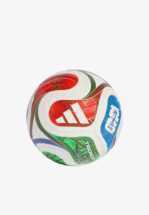 Adidas-jalkapallo, jossa on valkoinen pohja, jossa on punaisia, vihreitä ja sinisiä aalto-kuvioita sekä "Tricolor" -brändäys; sileä pinta, standardimuoto.