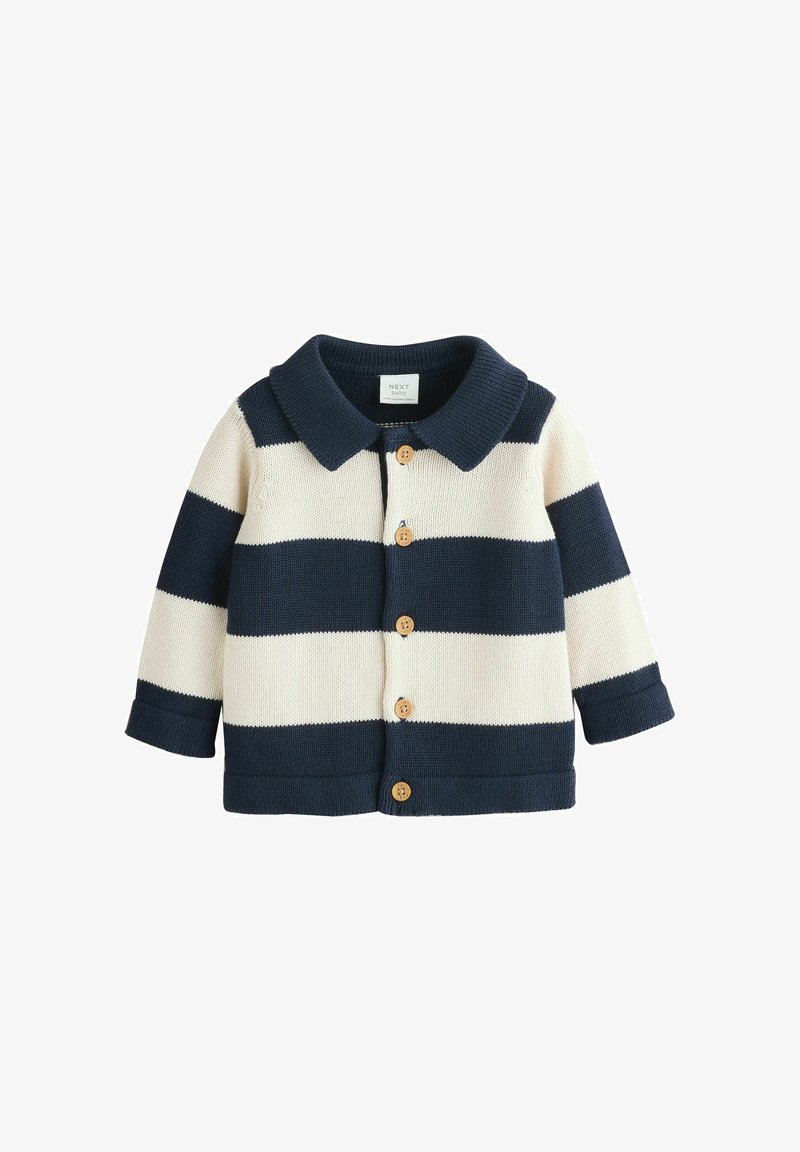 Babypullover mit marineblauen und weißen horizontalen Streifen, Holzknöpfen, einem Kragen und langen Ärmeln.