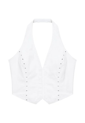 Weißes ärmelloses Neckholder-Top mit vorne angebrachten Nieten in zwei vertikalen Reihen und tiefem V-Ausschnitt.