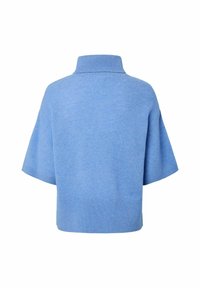 Niebieski, krótkorękawowy sweter z wysokim kołnierzem, o miękkiej fakturze i prążkowanym wykończeniu. Prosty design, minimalne detale.
