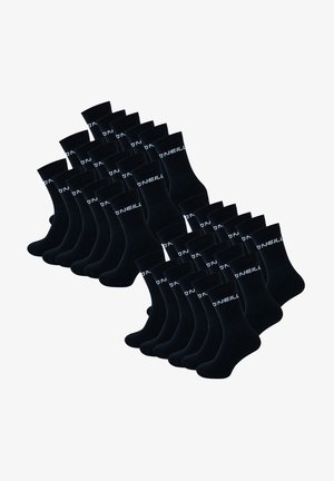 Zwarte crewsokken gemaakt van een katoenmix, met ribbelboorden en witte logodetails aan de zijkant, gerangschikt in een groep.