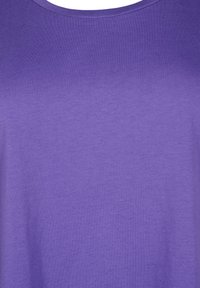 Zizzi SHORT SLEEVED BLEND - Jednoduché tričko - ultra violet