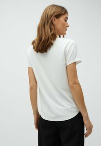 mbyM LUVANNA-M - T-shirt basic - sugar