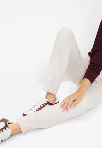 BRAX STYLE PAMINA FUN - Jeans Slim Fit - cream