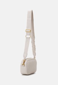 LIU JO M CAMERA CASE - Umhängetasche - true champagne