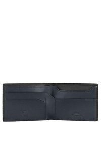 Cartera de cuero azul marino con un interior que cuenta con múltiples ranuras para tarjetas y una textura suave, con detalles de costura sutiles y marca.