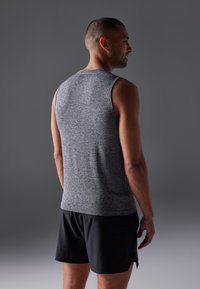 Pier One Sport 2 PACK - Top - black/mottled grey