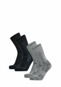 Cuatro pares de calcetines: dos negros y dos grises. Tejido de punto con textura acanalada, que presenta sutiles patrones a rayas y talones reforzados.