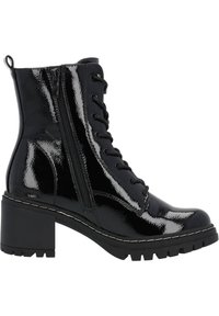 Botas de tobillo de charol negro con tacón grueso, cordones en la parte delantera y cremallera lateral para facilitar su uso; suela texturizada y resistente para mejor agarre.