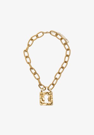 Złoty naszyjnik z łańcuchem z dużymi owalnymi ogniwami oraz teksturowanym kwadratowym zawieszką z wycięciem w kształcie klucza. Regulowane zapięcie z przedłużanym łańcuszkiem.