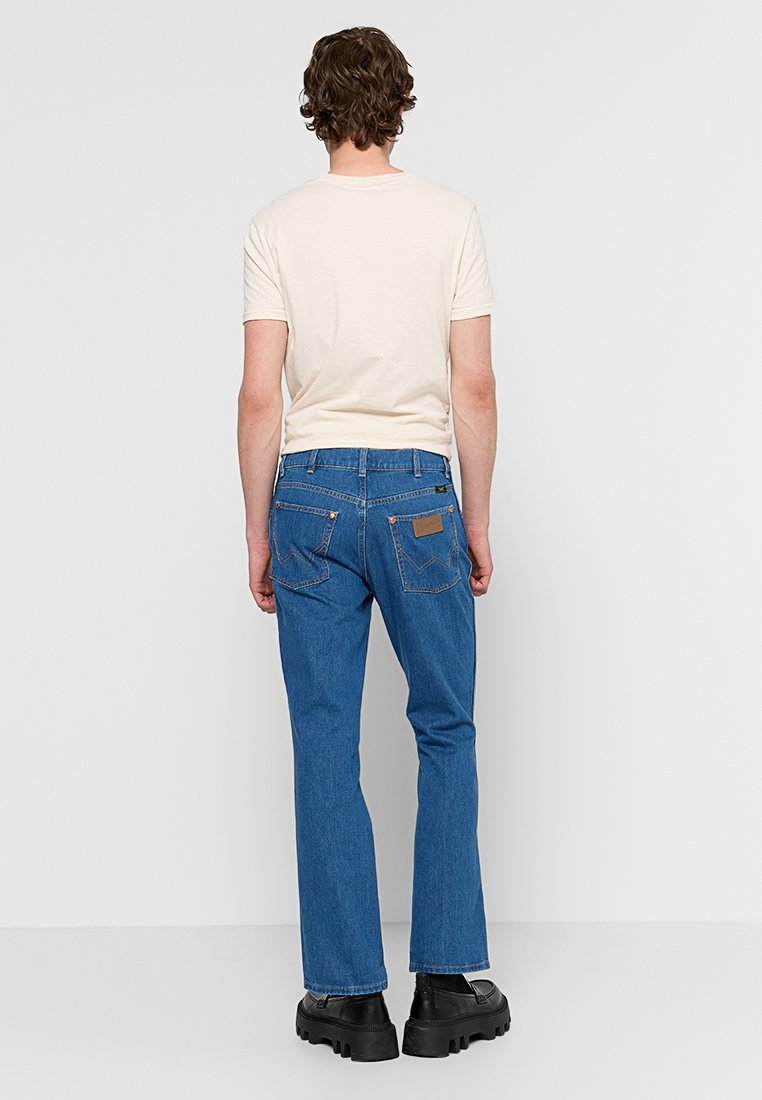 SLIM FIT