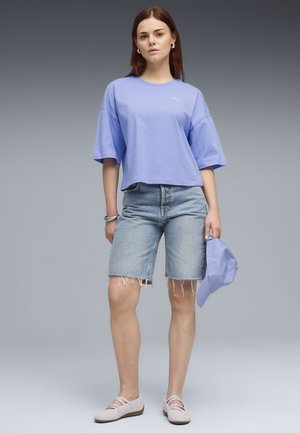 Puma, WARDROBE ESS KURZES OVERSIZED-T-SHIRT - Camiseta básica - intense lavender