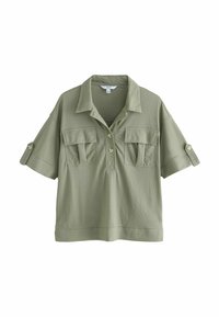 Camicia verde oliva a maniche corte con colletto, due tasche frontali e dettagli con bottoni, realizzata in morbido tessuto di cotone.