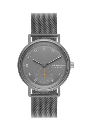 Minimalistisk gråt Skagen Denmark armbåndsur med mesh-rem, hvide time- og minutvisere og lille orange sekundviser nederst i midten.