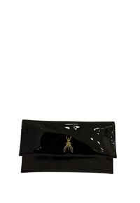 Pochette en cuir verni noir avec une fermeture à rabat. Caractérisée par un accent d'insecte doré à l'avant. Surface lisse et brillante. Forme rectangulaire.