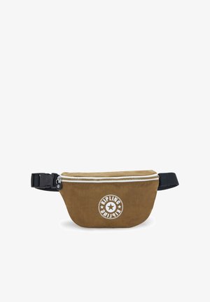 Marsupio in tessuto marrone con cerniera bianca, logo circolare Kipling e tracolla nera regolabile con fibbia in plastica.