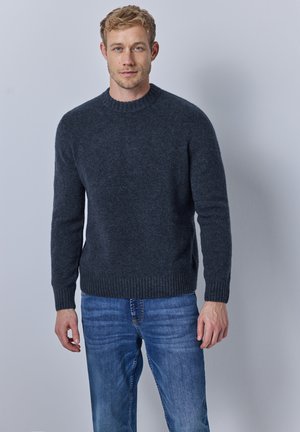 - Sweter