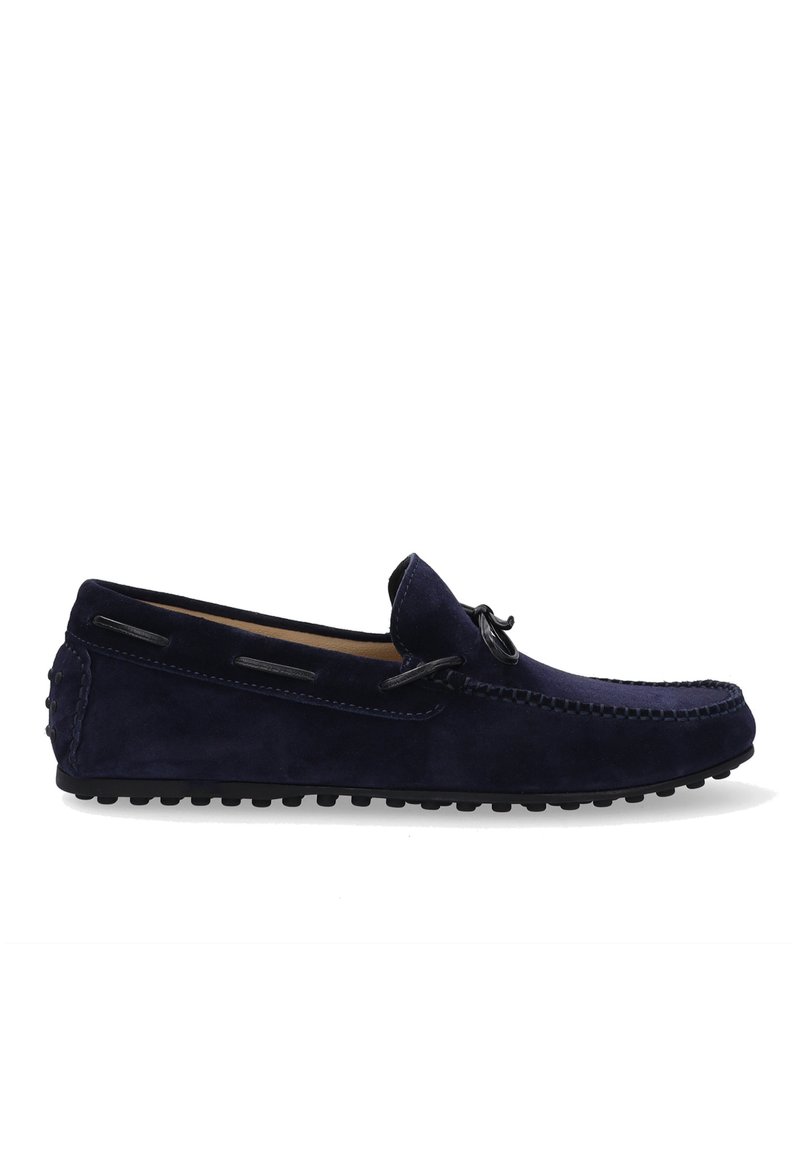 Navy-Suede-Mokassins mit einem kleinen Schleifendetail, gestickten Akzenten und einer Gummisohle mit einem strukturierten Muster für besseren Halt.