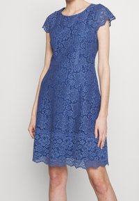 HUGO Vestido de cóctel - light blue