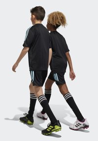 adidas Performance TIRO 23 CLUB - Pantalón corto de deporte - black/bliss blue
