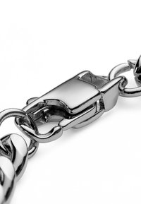 Thumbnail Image 4