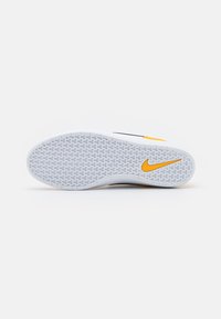 Nike SB SB FORCE 58 PREMIUM - Sapatilhas - university gold/black/white/pecan