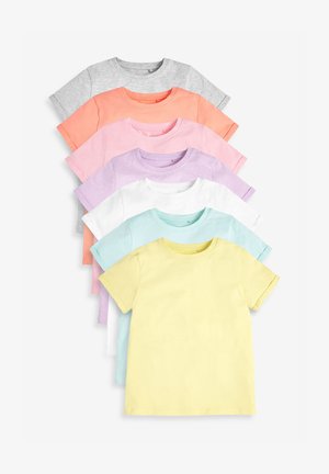 Sette t-shirt in cotone di diversi colori: grigio, corallo, rosa, lavanda, bianco, menta e giallo. Design a maniche corte e collo rotondo.