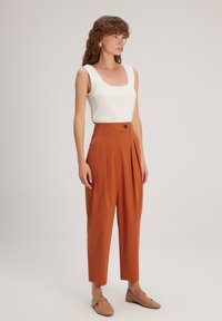 adL WITH POCKET - Chino - cinnamon
