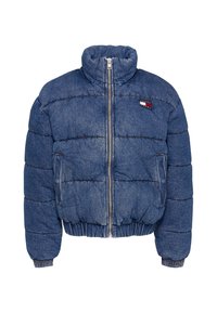 Pikowana kurtka dżinsowa w ciemnym niebieskim kolorze z wysokim kołnierzem, przednim zamkiem błyskawicznym, elastycznymi mankietami i naszywką z logo na piersi. Teksturowany, pikowany wzór.