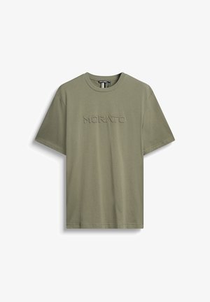 Olijf groene katoenen T-shirt met korte mouwen, met geborduurde tekst "MORATO" op de voorkant. Rondhals ontwerp, gladde textuur.