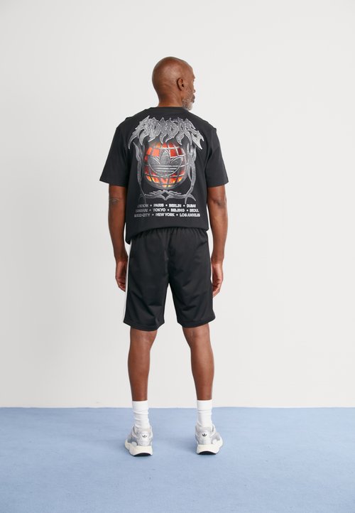 adidas Adicolor Firebird Shorts White/Black — foto 3