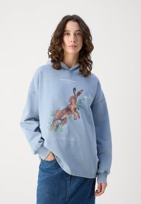 Scotch & Soda WASHED ARTWORK OVERSIZED HOODIE - Jersey con capucha - lake blue