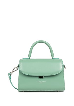 Sac à main en cuir vert menthe avec une forme structurée, une poignée supérieure, une bandoulière amovible et une fermeture à rabat avec un fermoir en argent.