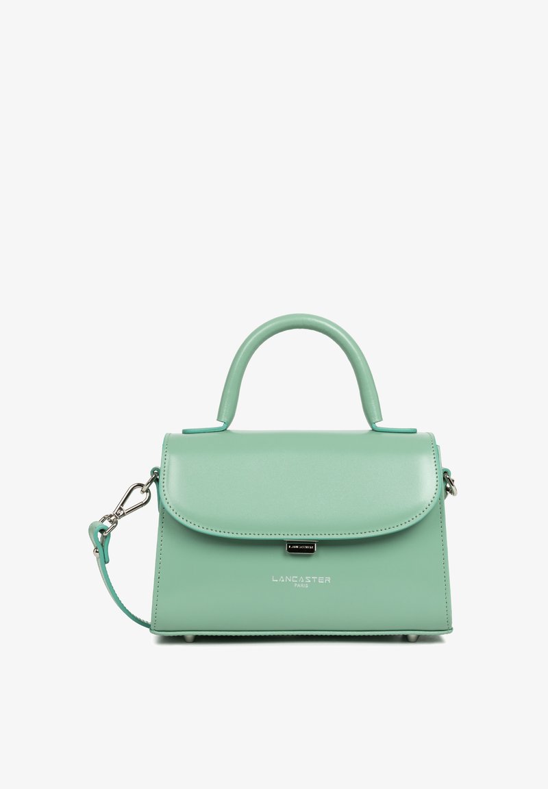 Sac à main en cuir vert menthe avec une forme structurée, une poignée supérieure, une bandoulière amovible et une fermeture à rabat avec un fermoir en argent.