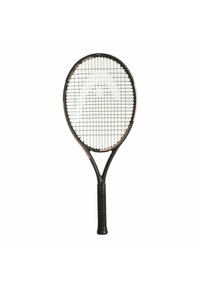 Tennismatch met een ovale kop, zwart frame en een wit stramien van snaren. Het handvat heeft een gestructureerde grip. Accenten van koperdetail zijn zichtbaar.