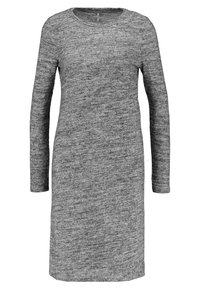 Robe grise à manches longues en tissu texturé, dotée d'un col rond et d'une silhouette mi-longue avec une coupe décontractée.