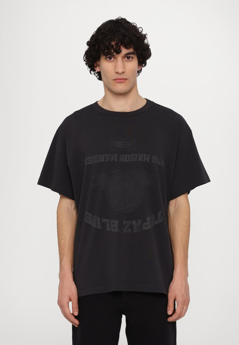 MM6 Maison Margiela Μπλουζάκι με στάμπα - washed black