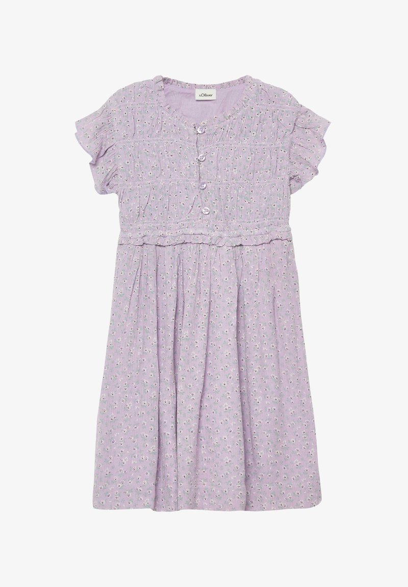 Fioletowa sukienka z krótkim rękawem, z drobnym białym kwiatowym wzorem, zapinana na guziki z przodu, z marszczoną talią i falbanką przy dekolcie.