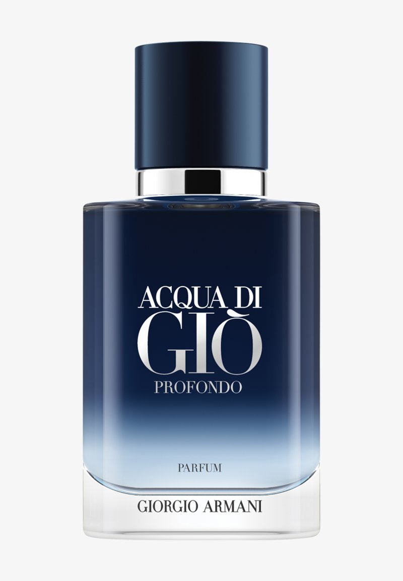 Dunkelblaue Gradient-Parfümflasche mit silbernem Schriftzug "Acqua di Giò Profondo" und "Giorgio Armani" auf weißem Hintergrund.