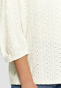 QS JACQUARD MIT 3/4-ÄRMELN - Bluse - creme