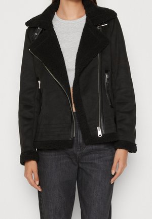 Kurtka ze skóry ekologicznej