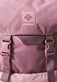 Columbia TRAIL TRAVELER™ 28L UNISEX - Hátizsák - eraser pink