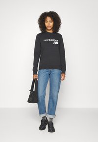 New Balance CLASSIC CORE CREW - Felpa - black