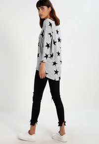 ONLY ONLELCOS AOP JRS NOOS - Camisola de manga comprida - light grey melange/black
