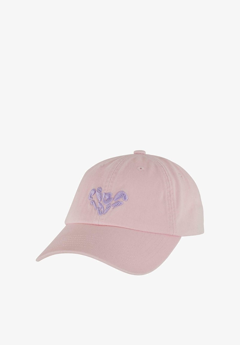 A rózsaszín pamut baseball sapka ívelt karimával rendelkezik, az elején hímzett levendula virágmintával. A méret állítása hátul történik.